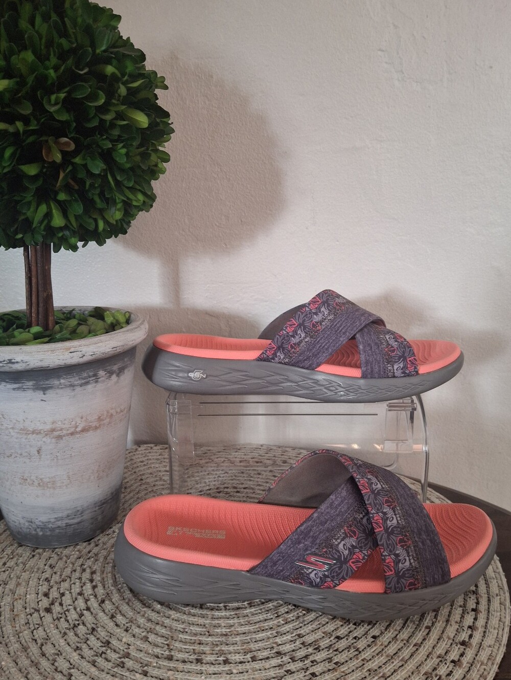 Women's Performance Skechers On The Go 600 Monarch Sandals Size 7.